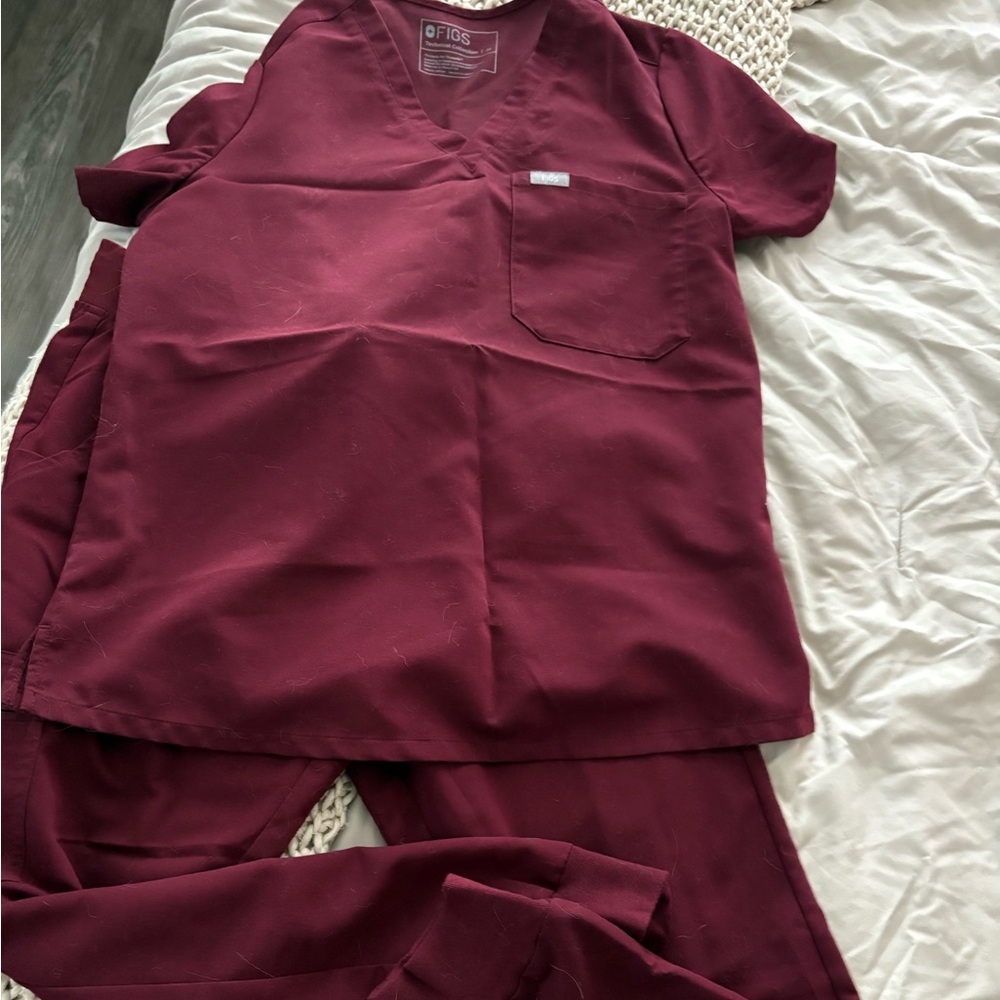 Figs Women's Scrub Set in Burgundy